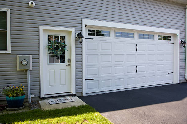 24/7 Emergency Garage Door Panel Replacement experts in Hayes County County, NE